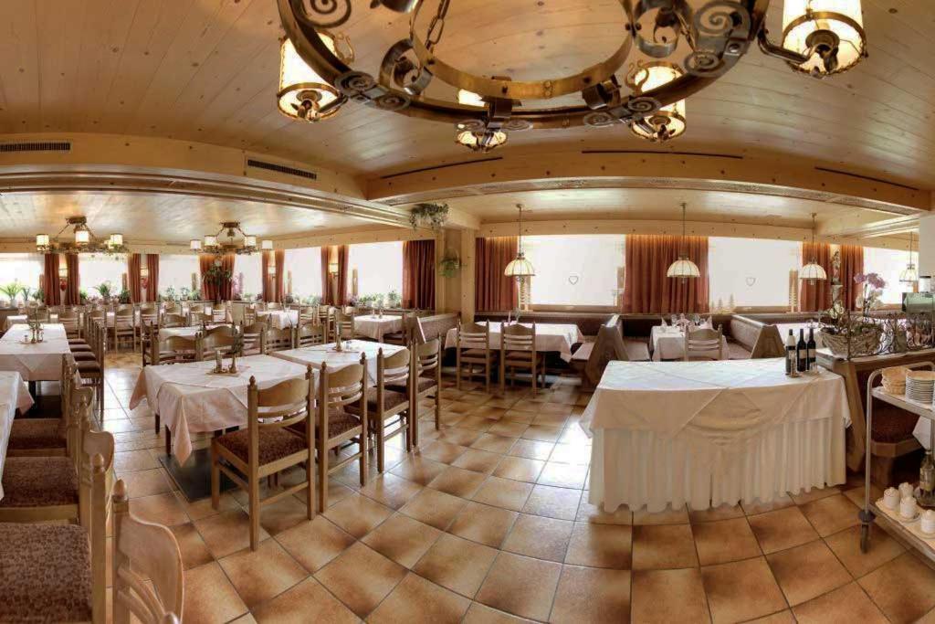 Hotel Schoene Aussicht Картіч Екстер'єр фото